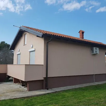Holiday home Begonja *